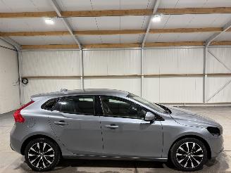 uszkodzony samochody osobowe Volvo V-40 1.5T3 112kW Automaat Dynamic Edition 2018/11