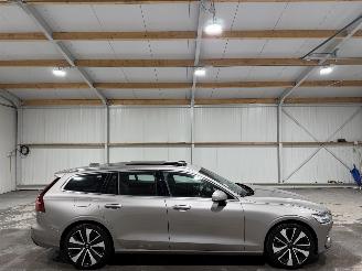uszkodzony samochody osobowe Volvo V-60 2.0T6 228kW Automaat Pano Inscription 2019/6