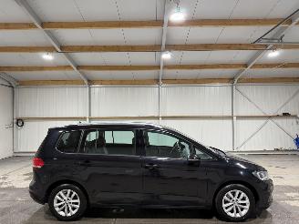 Avarii autoturisme Volkswagen Touran 1.6TDI 81kW 7p Automaat SCR Connected Series 7 Persoons 2016/4