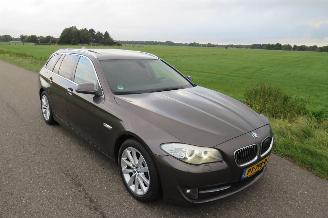 Voiture accidenté BMW 5-serie 520 D High Executive 184pk Automaat 240.000km schuifdak leer navie  vol optie 2012/4
