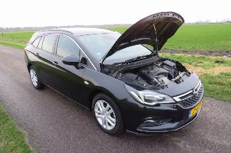 Opel Astra SPORTS TOURER+ 1.0 77kw 105pk  Business+  Euro 6 Navigatie Clima  2016 picture 11