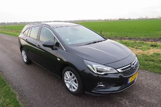 Opel Astra SPORTS TOURER+ 1.0 77kw 105pk  Business+  Euro 6 Navigatie Clima  2016 picture 4
