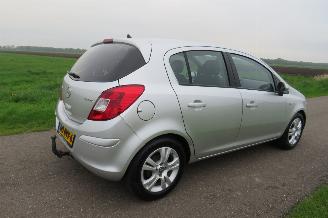 Damaged car Opel Corsa 1.3 CDTI 95pk Eco Flex 5 drs Cosmo 2010 Airco 2010/8