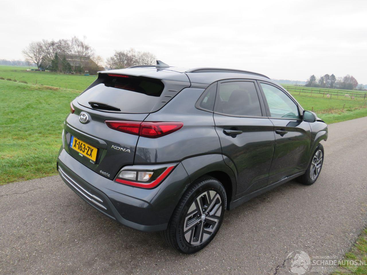 Hyundai Kona 39 kw Automaat Hybride  Elektrisch 2021  40.000km Camera Navigatie  stoelverwarmig  nieuwstaat