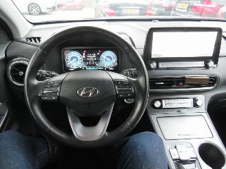 Hyundai Kona 39 kw Automaat Hybride  Elektrisch 2021  40.000km Camera Navigatie  stoelverwarmig  nieuwstaat picture 2