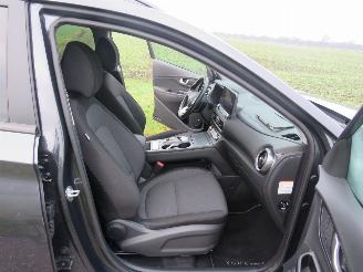 Hyundai Kona 39 kw Automaat Hybride  Elektrisch 2021  40.000km Camera Navigatie  stoelverwarmig  nieuwstaat picture 14
