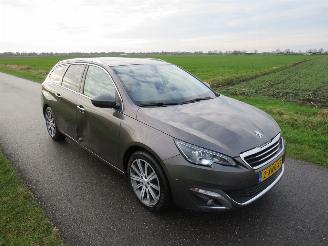 Peugeot 308 SW 1.2eTHP 131pk!!! Automaat Allure 178.000km nap Camera leer Navigatie Splinter nieuw picture 17