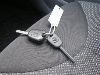 Toyota Aygo 1.0 12v 5Drs 135.000km  NAP Airco Dynamic Blue 2010 [ eerste eigenaar picture 7