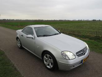 krockskadad bil auto Mercedes SLK 200 SLK Cabrio  232.000km Nap  topstaat  parkeerschade 2000/4