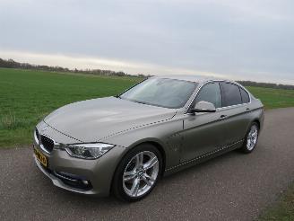 skadebil auto BMW 3-serie 330e Automaat  Hybride Elektriciteit Benzine Sedan 2016 2016/7