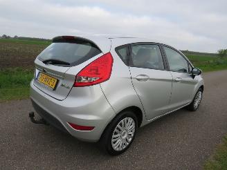 krockskadad bil auto Ford Fiesta 1.2 Limited 2010-11 Airco 5 Drs  PARKEERSCHADE 2010/11
