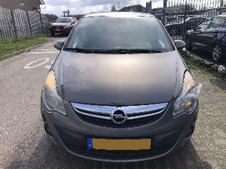 krockskadad bil auto Opel Corsa 1.3 diesel 2011/9