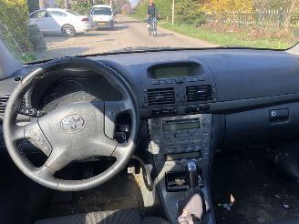 Toyota Avensis Avensis Wagon 2.0 VVTi Linea Luna picture 16