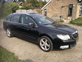  Skoda Superb 2.0 TDi combi  ambition 2010/9