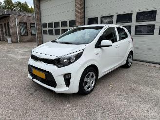 krockskadad bil auto Kia Picanto 1.0 DPi Comfortline Airco Cruise 2023/6