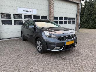 krockskadad bil auto Kia Niro 1.6 GDi Hybrid Automaat Navi Clima 85304 Km NAP ! 2016/10