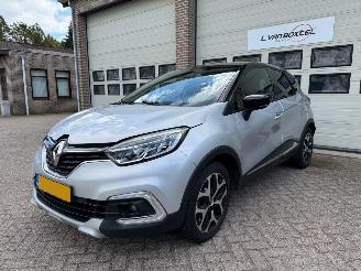Damaged car Renault Captur 1.3 TCe Initiale Paris Automaat Navi Clima 45766 Km ! 2019/2