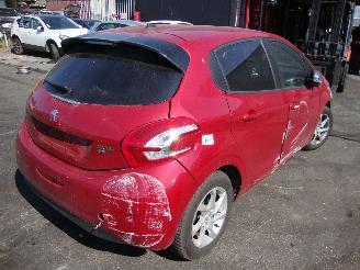 Peugeot 208  picture 4