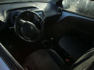 Peugeot 108  picture 7