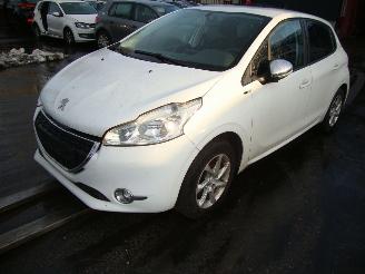  Peugeot 208  2013/1