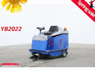 krockskadad bil machine Still  95 BJ 2022 33Hrs! Kehrmaschine / Veegmachine 2022/1