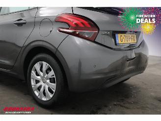 Peugeot 208 1.2 PureT. Signature Navi Camera Carplay Airco Cruise picture 5