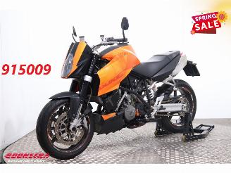 Tweedehands motor KTM  990 SuperDuke +Paddock stand +extra uitlaat +extra spiegelset! 2005/9