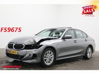 Damaged car BMW 3-serie 330e Schuifdak 360° LED Cruise SHZ 4.216 km! 2025/8