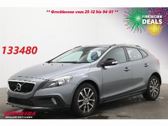 Tweedehands auto Volvo V-40 Cross Country 2.0 D2 Aut. Kinetic Navi Airco Cruise 2017/3