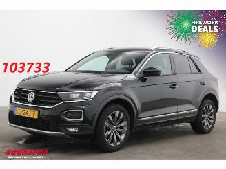 Vaurioauto  passenger cars Volkswagen T-Roc 1.5 TSI DSG Sport LED ACC Navi Clima PDC AHK 2018/8
