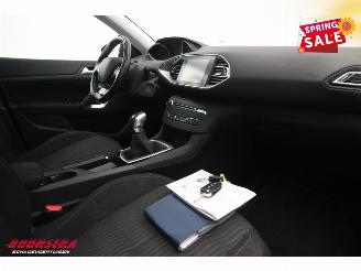 Peugeot 308 SW 1.2 PureTech Active Pano Navi Clima Cruise PDC AHK picture 5