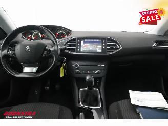 Peugeot 308 SW 1.2 PureTech Active Pano Navi Clima Cruise PDC AHK picture 6