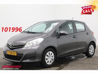 Schadeauto Toyota Yaris 1.0 VVT-i Now Airco 150.747 km! 2014/2