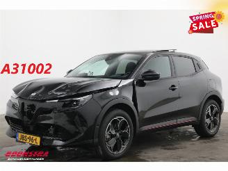 Schadeauto Alfa Romeo Junior Elettrica Speciale 54 kWh Pano LED ACC Massage Camera 5.351 km! 2025/8