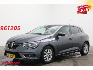 krockskadad bil auto Renault Mégane 1.2 TCe Limited Navi Clima Cruise PDC 2017/11