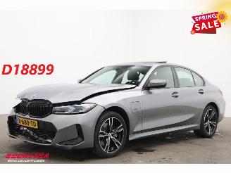 Coche accidentado BMW 3-serie 330E M-Sport Schuifdak H/K Memory HUD LRHZ Camera AHK 2023/3
