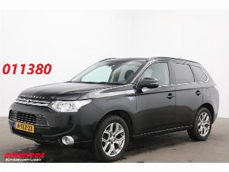 Unfallwagen Mitsubishi Outlander 2.0 PHEV Instyle 4WD Leder Schuifdak Navi Clima Cruise SHZ AHK 2014/3
