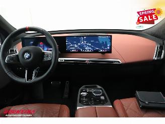 BMW iX xDrive M70 112 kWh Pano LED ACC B&W Memory 360° AHK picture 18
