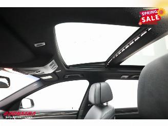 BMW 5-serie Touring 520i Aut. M-Sport Pano Leder Memory SHZ Orig. NL 151.381 km! picture 17