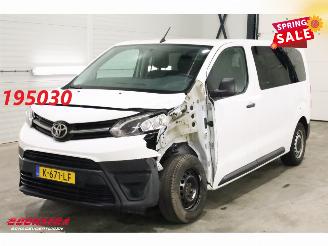 Schade bestelwagen Toyota Proace 1.5 D-4D 9-Pers. Navigator Medium Navi Airco Cruise PDC 2021/1