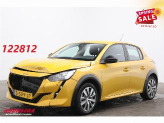Damaged car Peugeot e-208 EV Active 50 kWh APple/Android Navi Clima Cruise SHZ 2023/2
