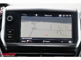 Peugeot 208 1.2 PT Allure Navi Clima Cruise PDC Apple/Android picture 18