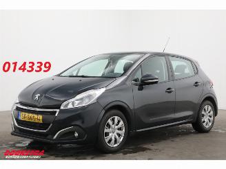 krockskadad bil auto Peugeot 208 1.2 PureTech Blue Lease Navi Airco Cruise 138.531 km! 2018/3