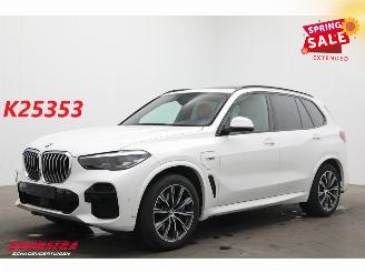 Vaurioauto  passenger cars BMW X5 xDrive45e M-Sport Pano LED ACC Lucht Memory Camera AHK 2022/2