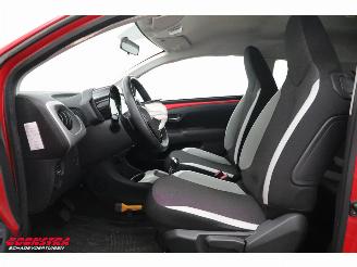 Toyota Aygo 1.0 VVT-i x-play Aut. Bluetooth Airco Cruise Camera picture 18