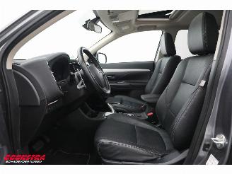 Mitsubishi Outlander 2.0 PHEV Instyle+ 4X4 ACC Schuifdak Leder Camera SHZ 183.069 km! picture 13