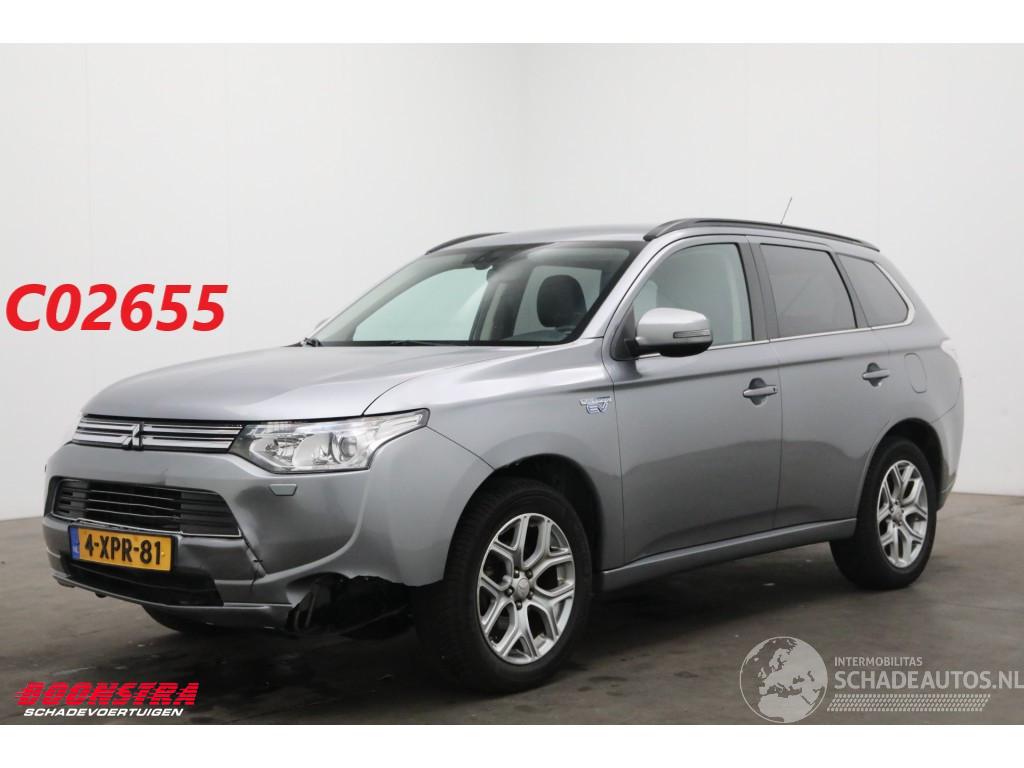 Mitsubishi Outlander 2.0 PHEV 4WD Executive Edition Navi Clima Cruise Camera AHK