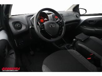 Toyota Aygo 1.0 VVT-i x-fun Airco Bluetooth 38.601 km! picture 16