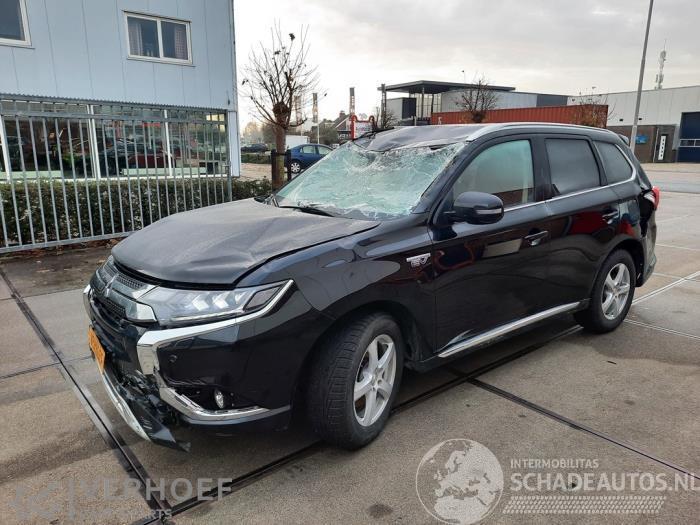 Mitsubishi Outlander Outlander (GF/GG), SUV, 2012 / 2022 2.4 16V PHEV 4x4