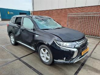 Mitsubishi Outlander Outlander (GF/GG), SUV, 2012 / 2022 2.4 16V PHEV 4x4 picture 2